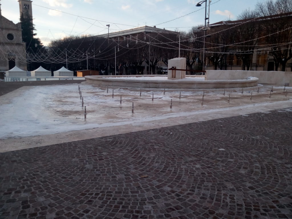 FONTANA PISTA DI PATTINAGGIO 2