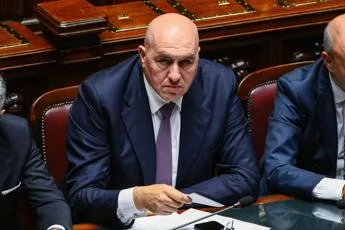 Crosetto dimesso dallospedale ministro in buone condizioni dopo il malore jpg