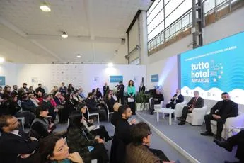 Turismo Tuttohotel 2024 a Napoli professionisti a confronto su novita e tendenze del settore jpg