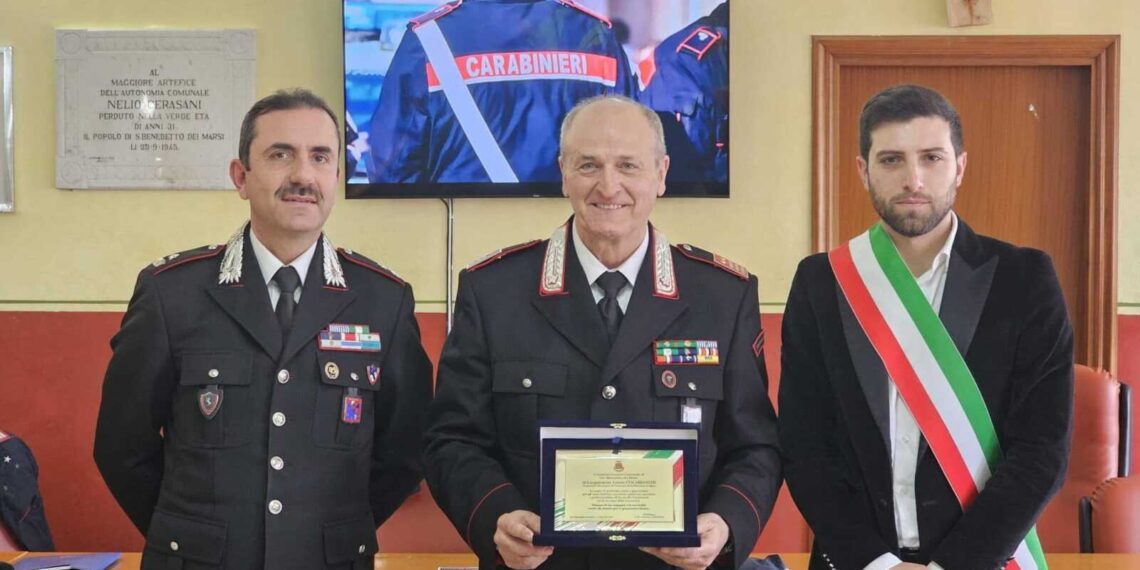 IN CONGEDO DOPO 28 ANNI IL LUOGOTENENTE LORETO COLABIANCHI IN SERVIZIO NELLA STAZIONE CARABINIERI DI SAN BENEDETTO